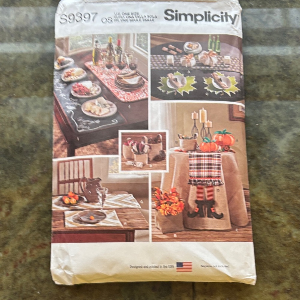 Simplicity S9497 Festive Fall Table Decor Pattern pumpkin